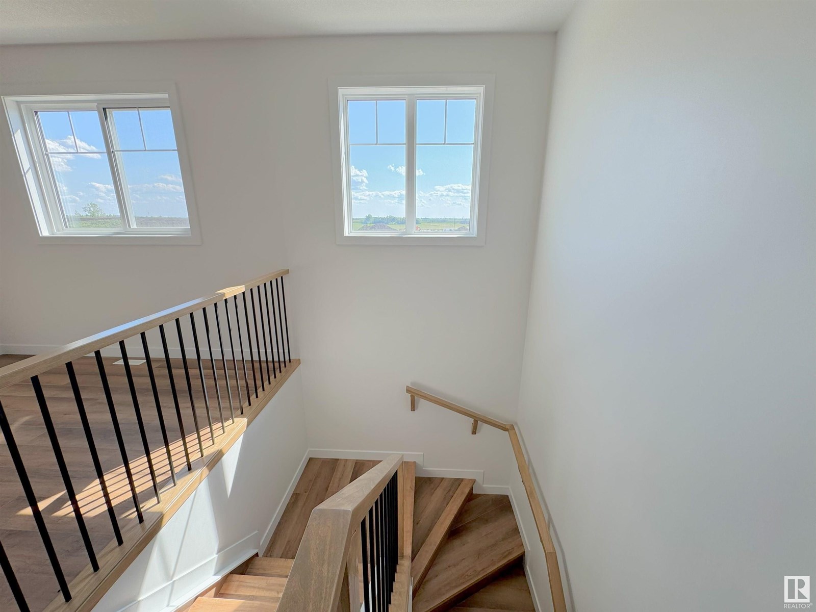 Photo 22 of 741 Mattson Dr Sw, Edmonton AB
