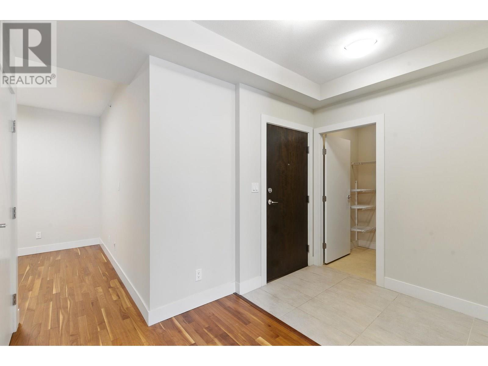 305 6080 IONA DRIVE, Vancouver real estate listing R2983232