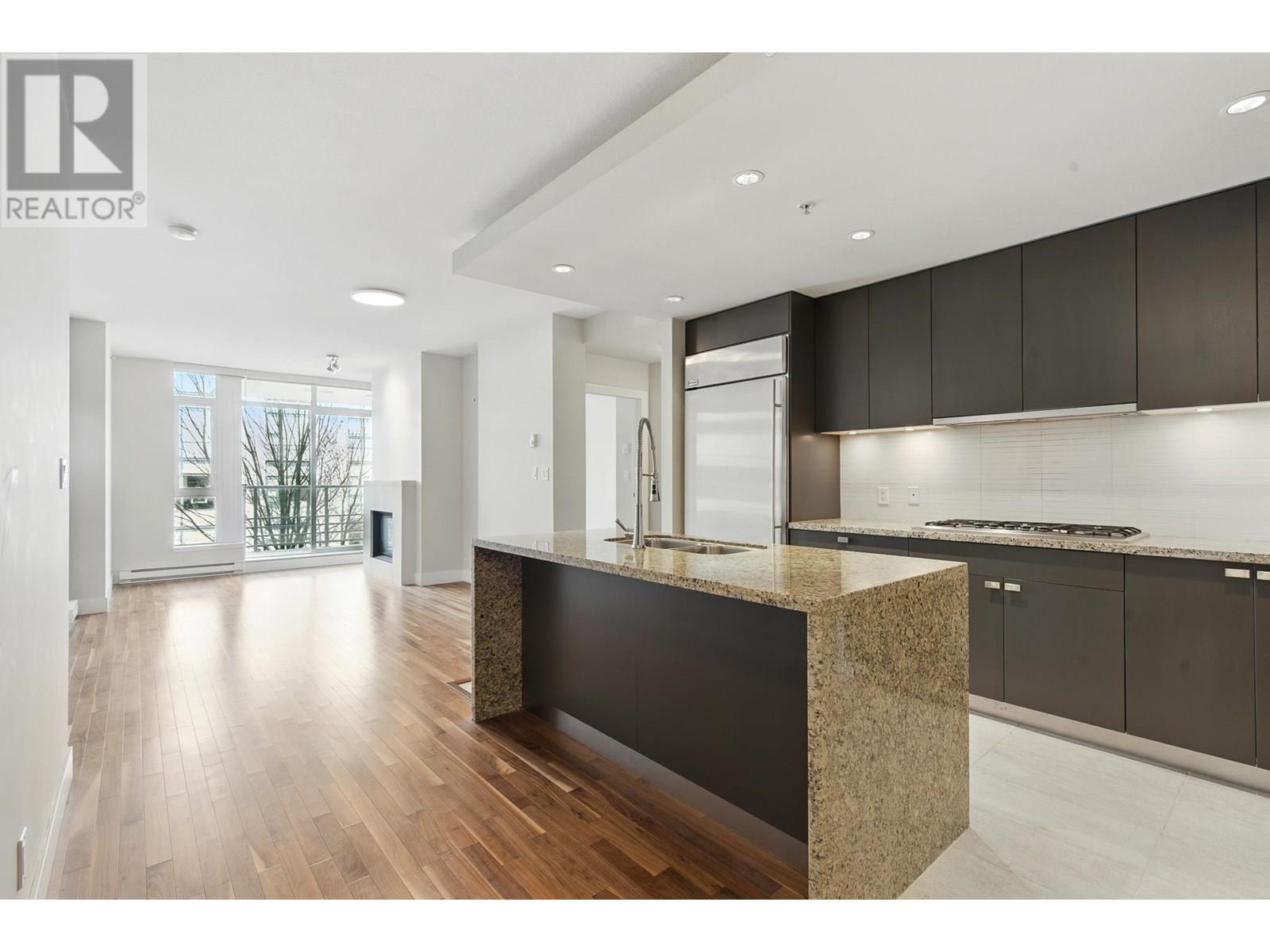305 6080 IONA DRIVE, Vancouver real estate listing R2983232