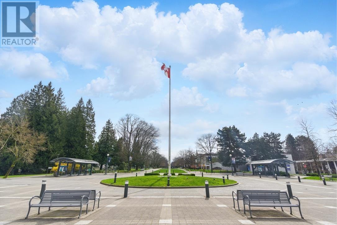 305 6080 IONA DRIVE, Vancouver real estate listing R2983232