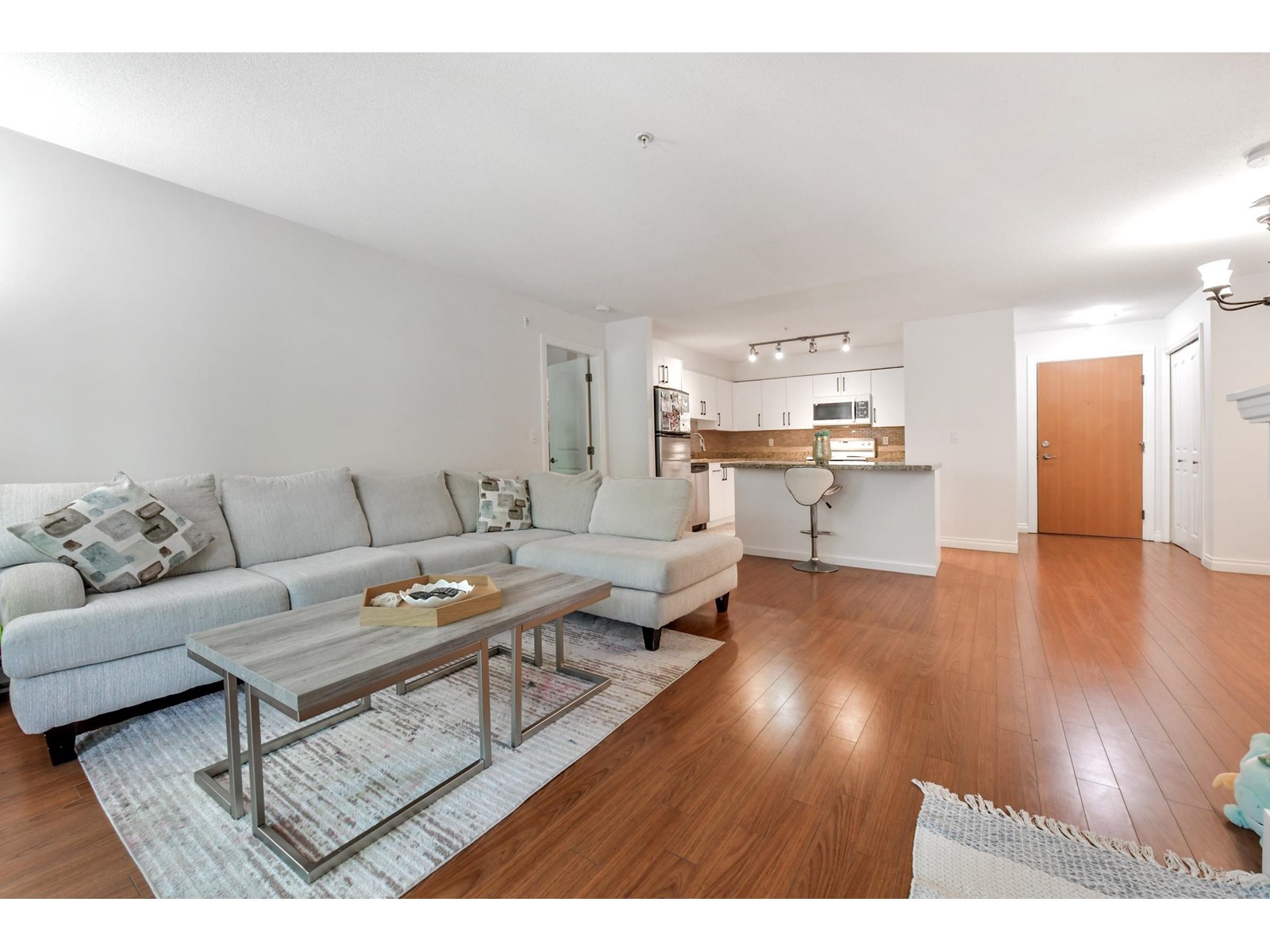Photo 12 of 304 8717 160 Street, Surrey BC