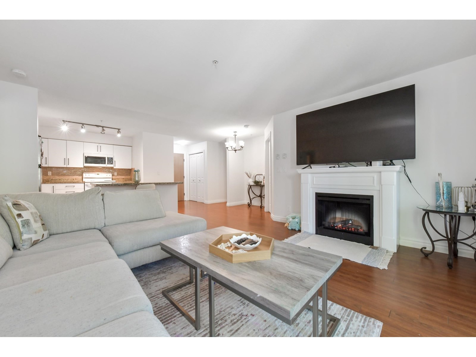 Photo 11 of 304 8717 160 Street, Surrey BC