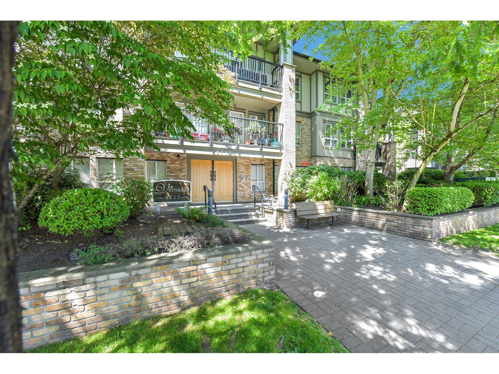Photo 2 of 304 8717 160 Street, Surrey BC