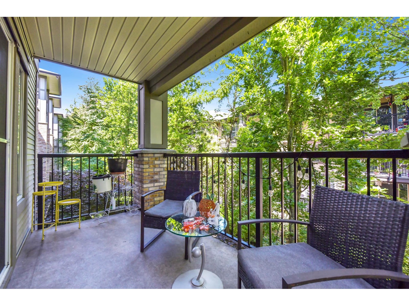 Photo 9 of 304 8717 160 Street, Surrey BC