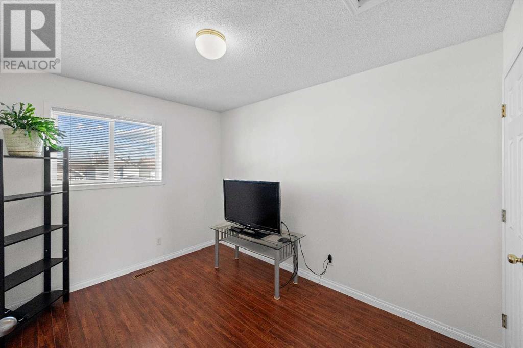 Single Family House for Sale in  Tarington Close NE Taradale Calgary 