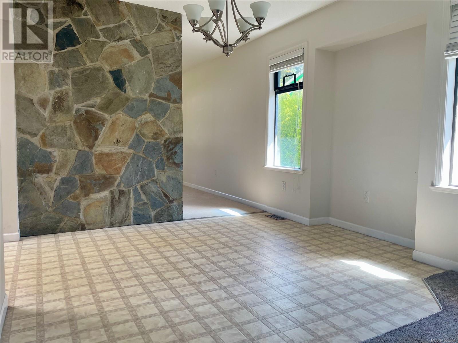 Single Family House for Sale in  Summit Ave Victoria 