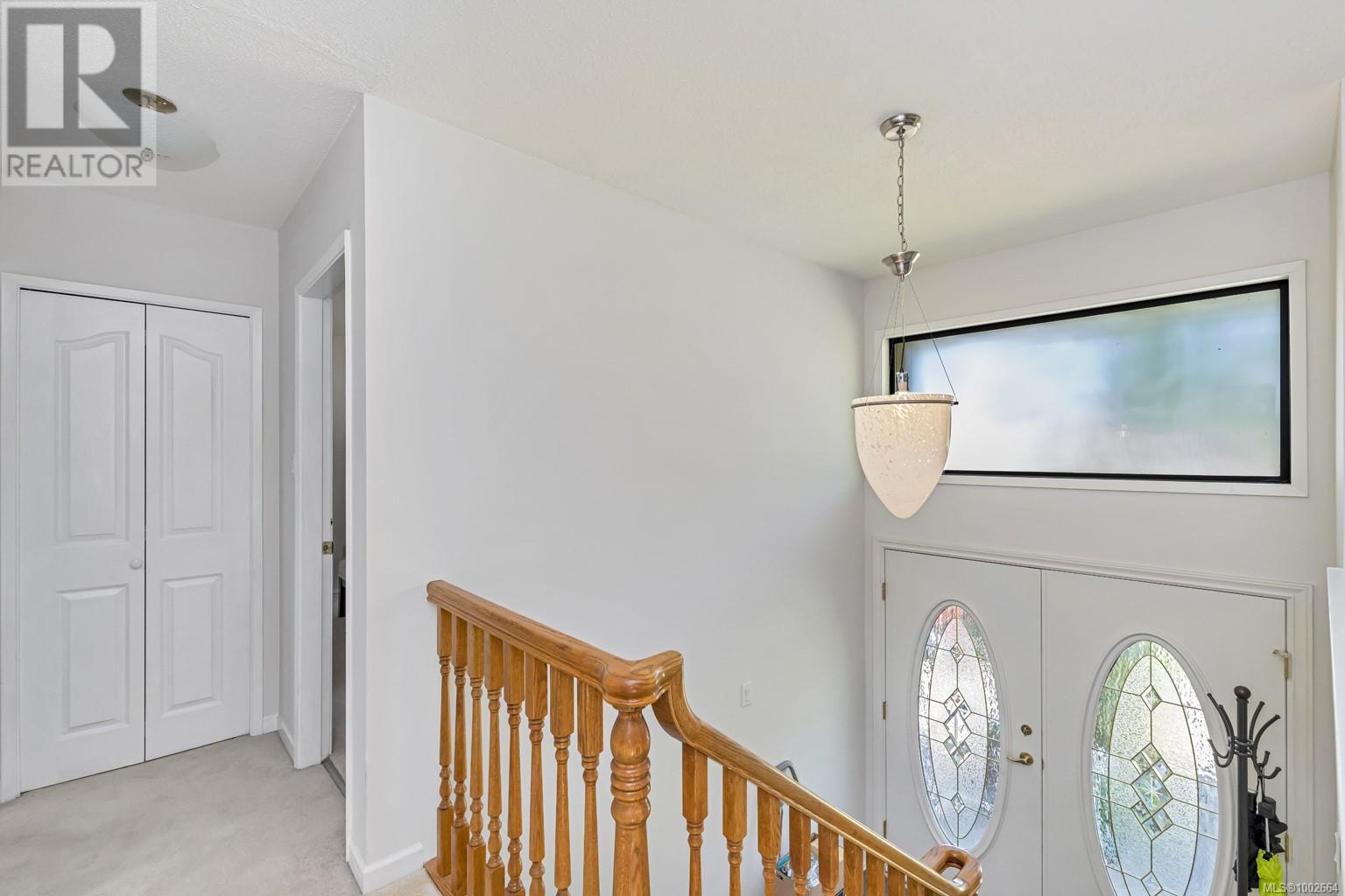 Single Family House for Sale in  Summit Ave Victoria 