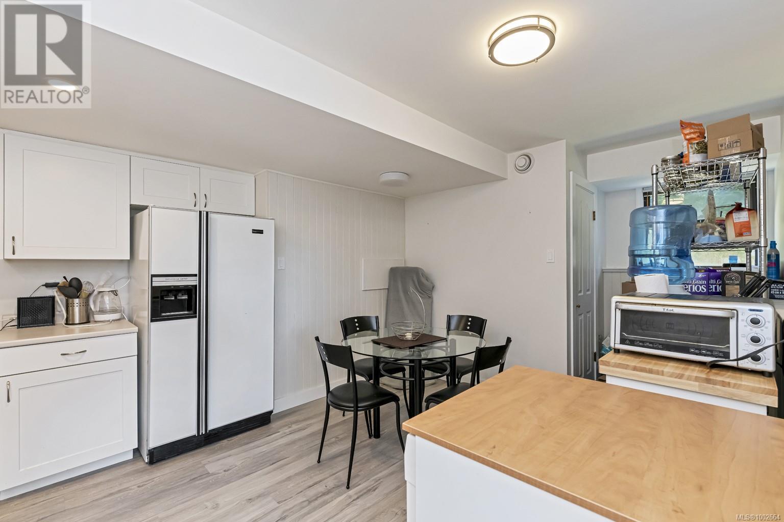 Single Family House for Sale in  Summit Ave Victoria 