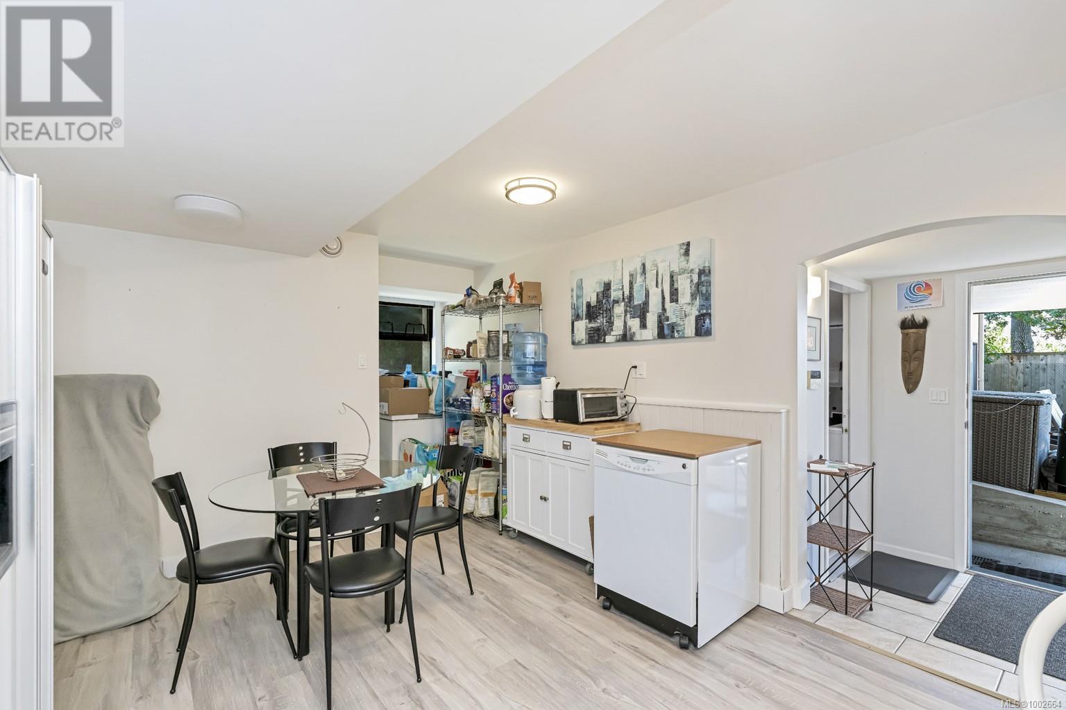 Single Family House for Sale in  Summit Ave Victoria 