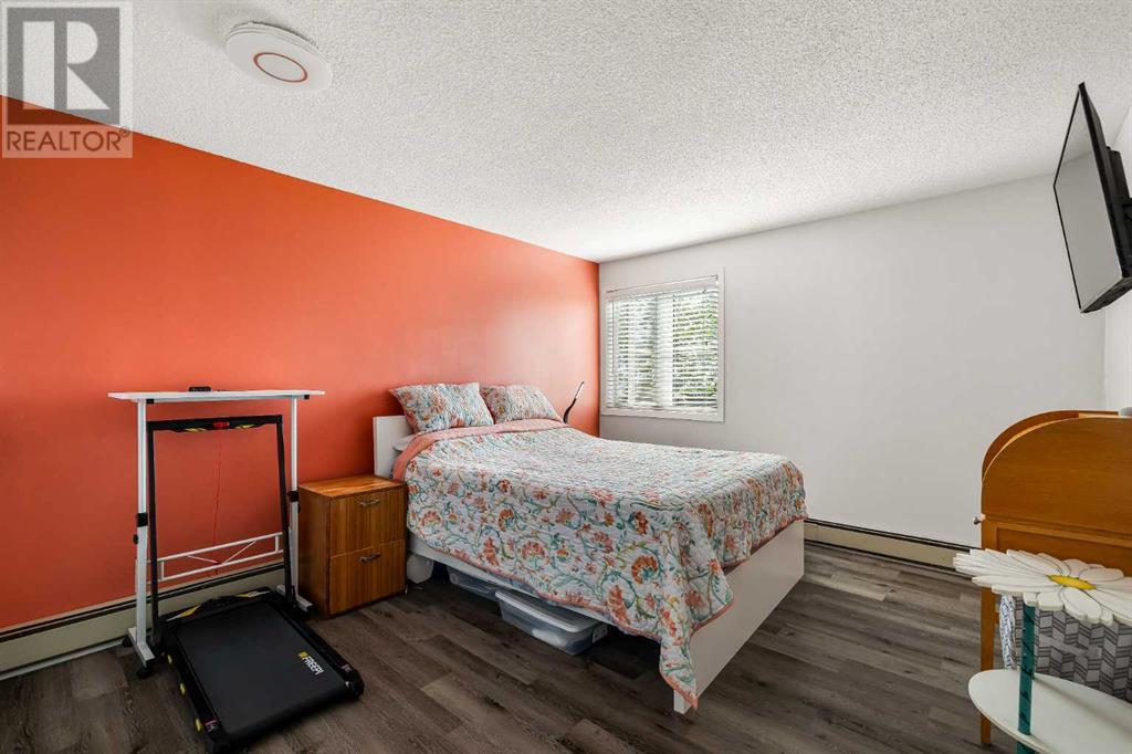 Single Family House for Sale in   Edenwold Heights NW Edgemont Calgary 