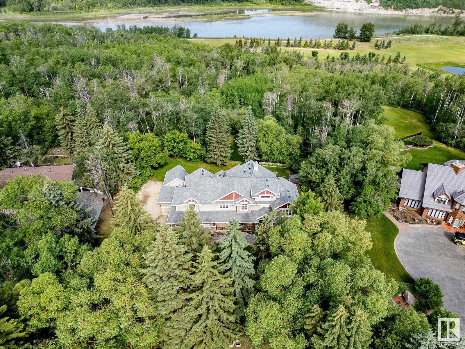 Photo 13 of 112 Windermere Dr Nw, Edmonton AB