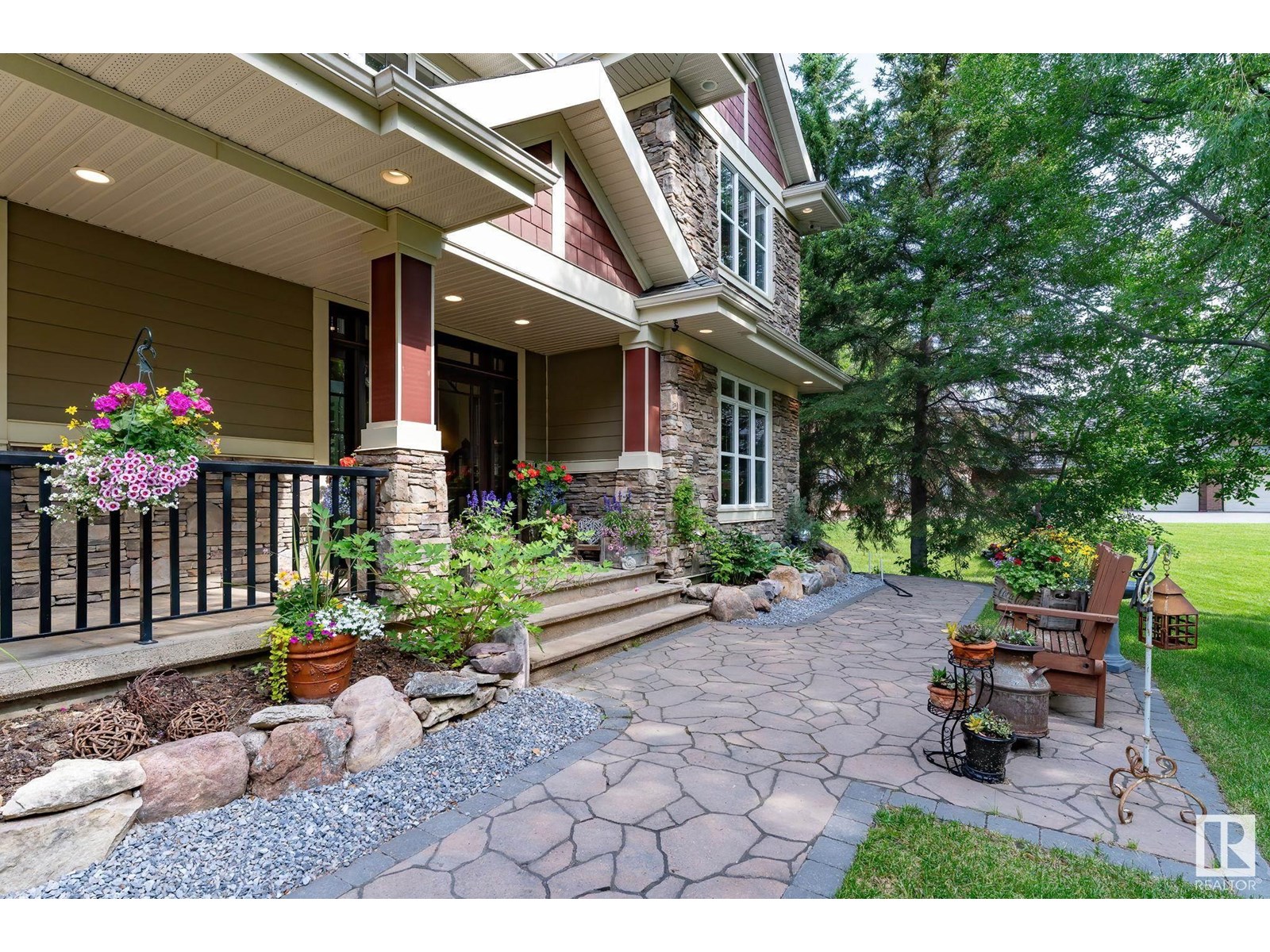 Photo 3 of 112 Windermere Dr Nw, Edmonton AB