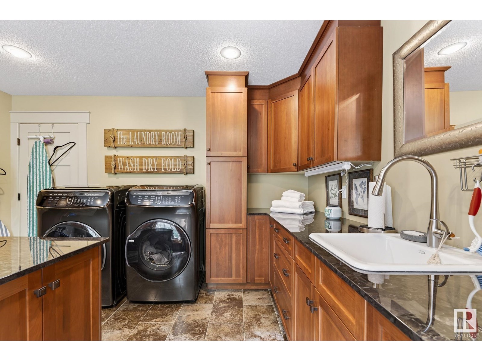 Photo 61 of 112 Windermere Dr Nw, Edmonton AB