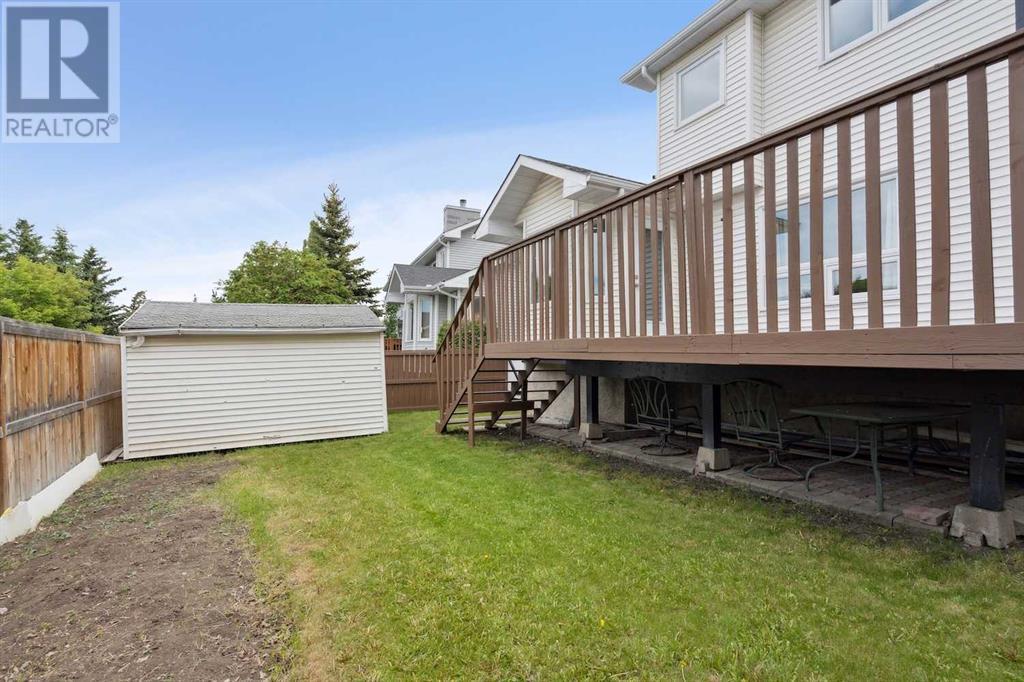 Single Family House for Sale in  Sandpiper Circle NW Sandstone Valley Calgary 