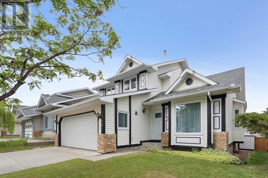 Single Family House for Sale in  Sandpiper Circle NW Sandstone Valley Calgary 