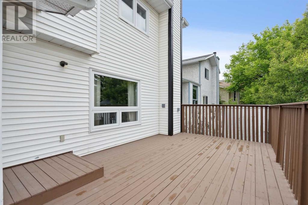 Single Family House for Sale in  Sandpiper Circle NW Sandstone Valley Calgary 