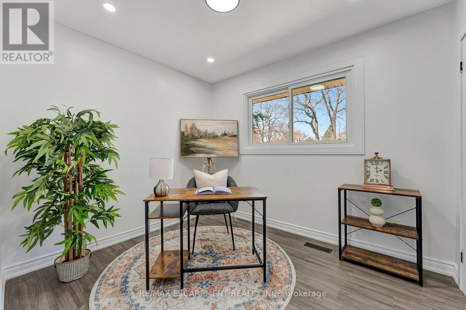 Photo 17 of 216 Sioux Road, Hamilton ON