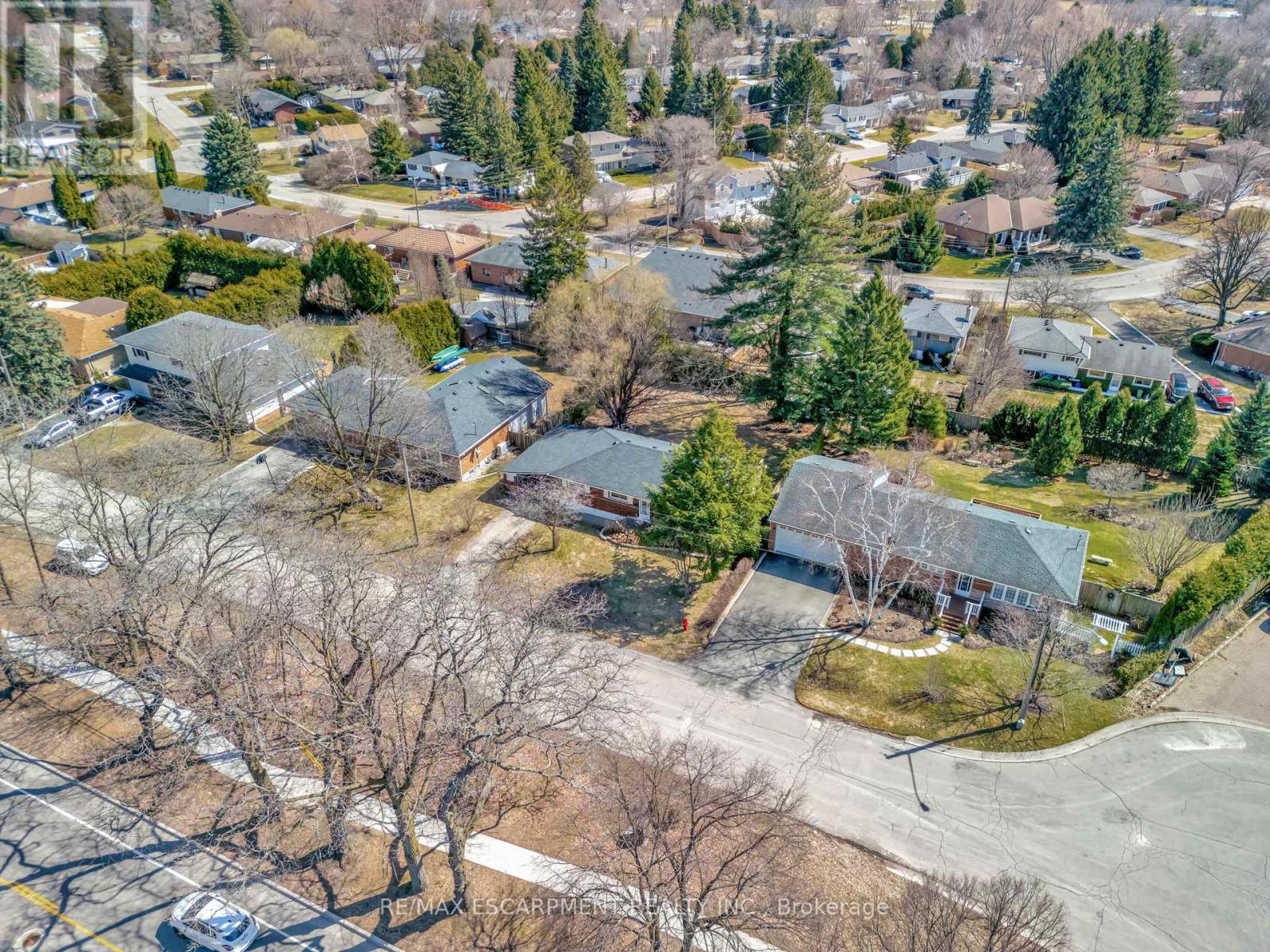 Photo 50 of 216 Sioux Road, Hamilton ON