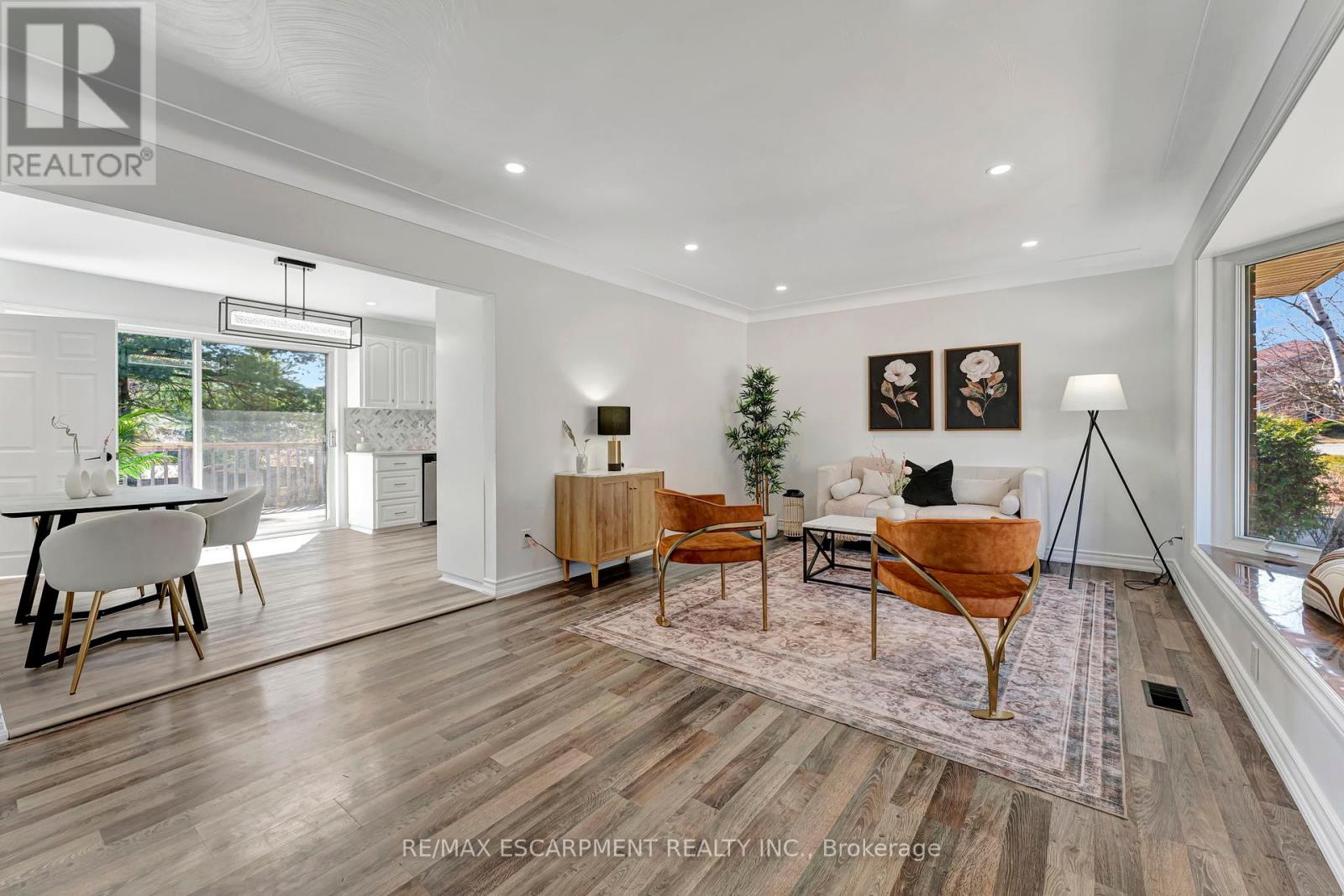 Photo 8 of 216 Sioux Road, Hamilton ON