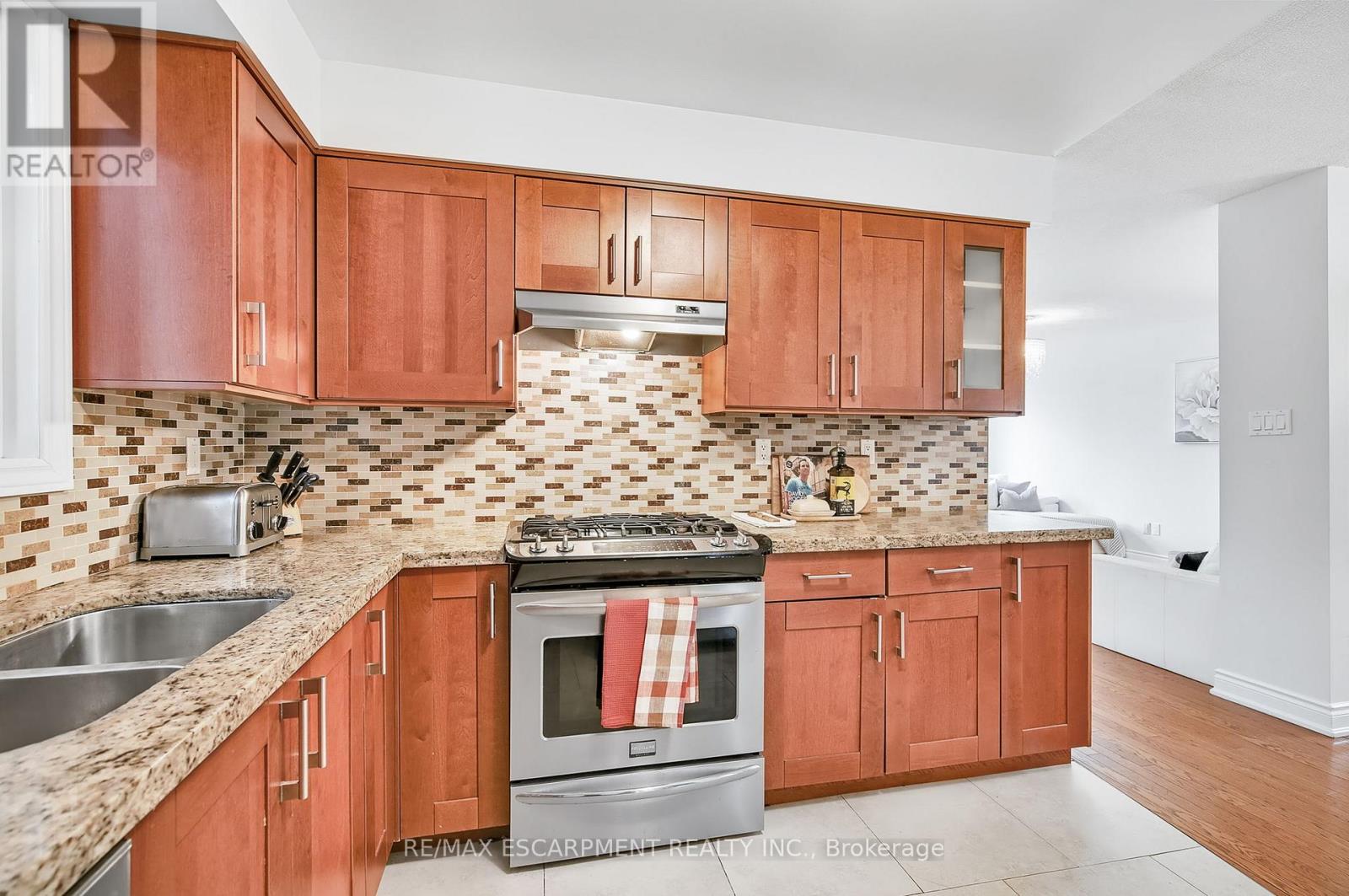 Photo 44 of 14 Ashridge Place, Hamilton ON