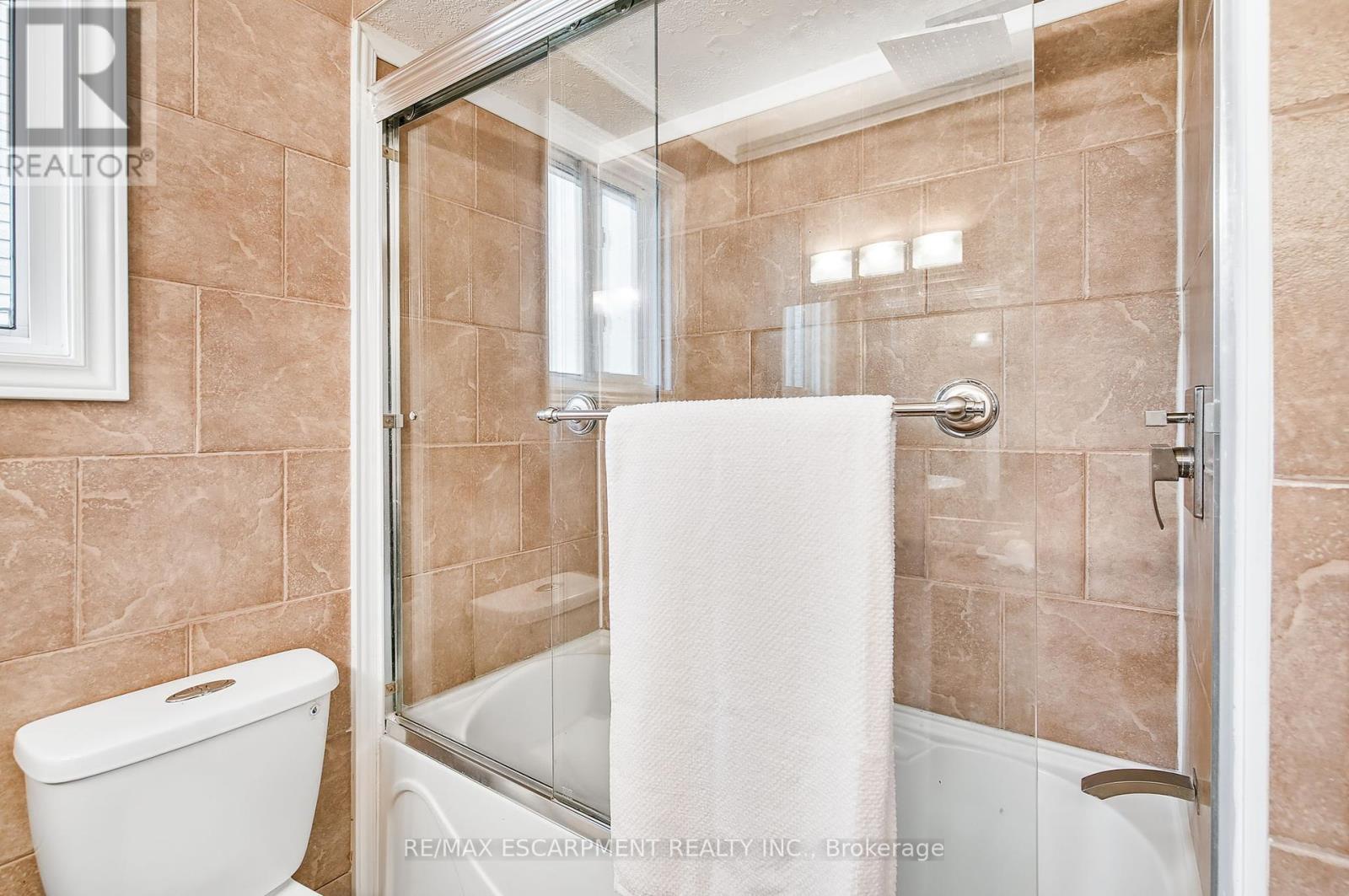 Photo 16 of 14 Ashridge Place, Hamilton ON