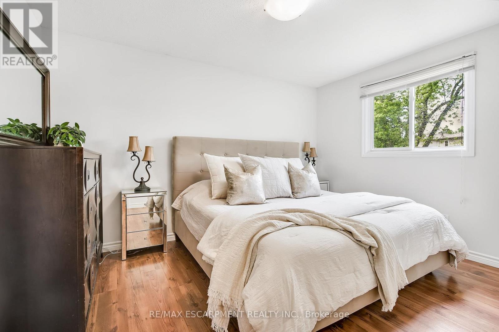 Photo 39 of 14 Ashridge Place, Hamilton ON