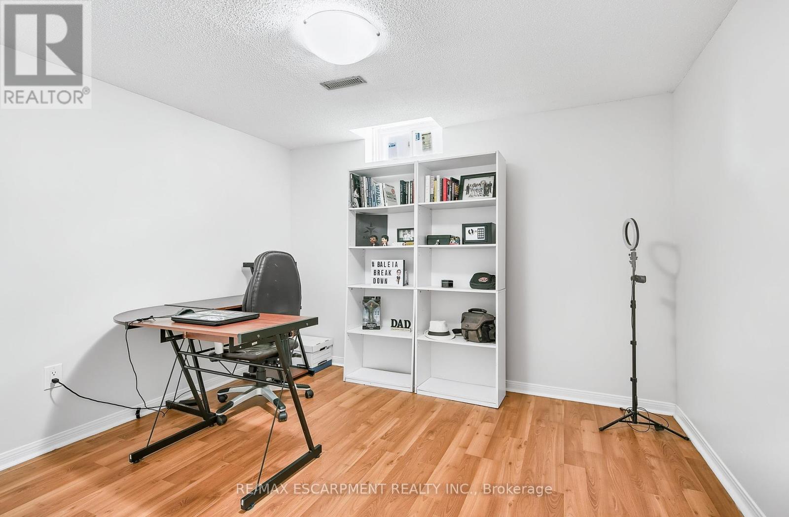 Photo 34 of 14 Ashridge Place, Hamilton ON