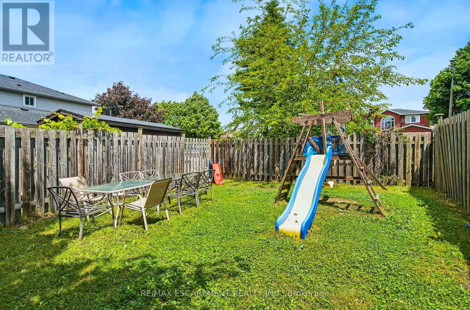 Photo 21 of 14 Ashridge Place, Hamilton ON