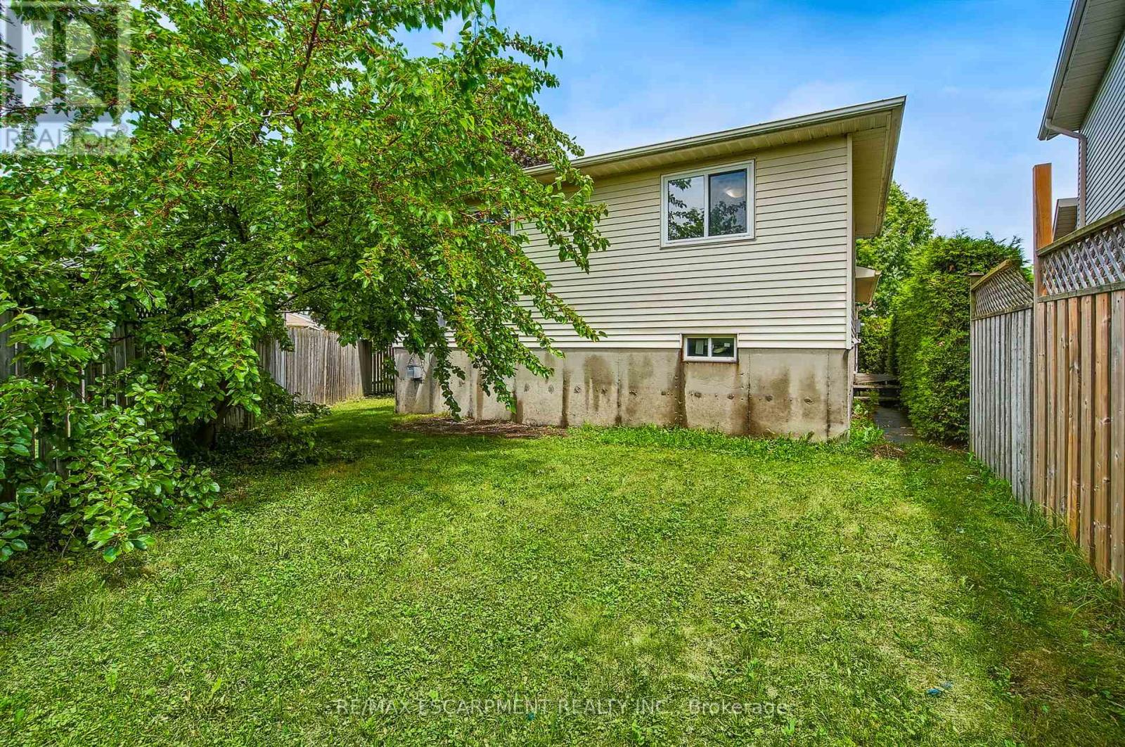 Photo 20 of 14 Ashridge Place, Hamilton ON