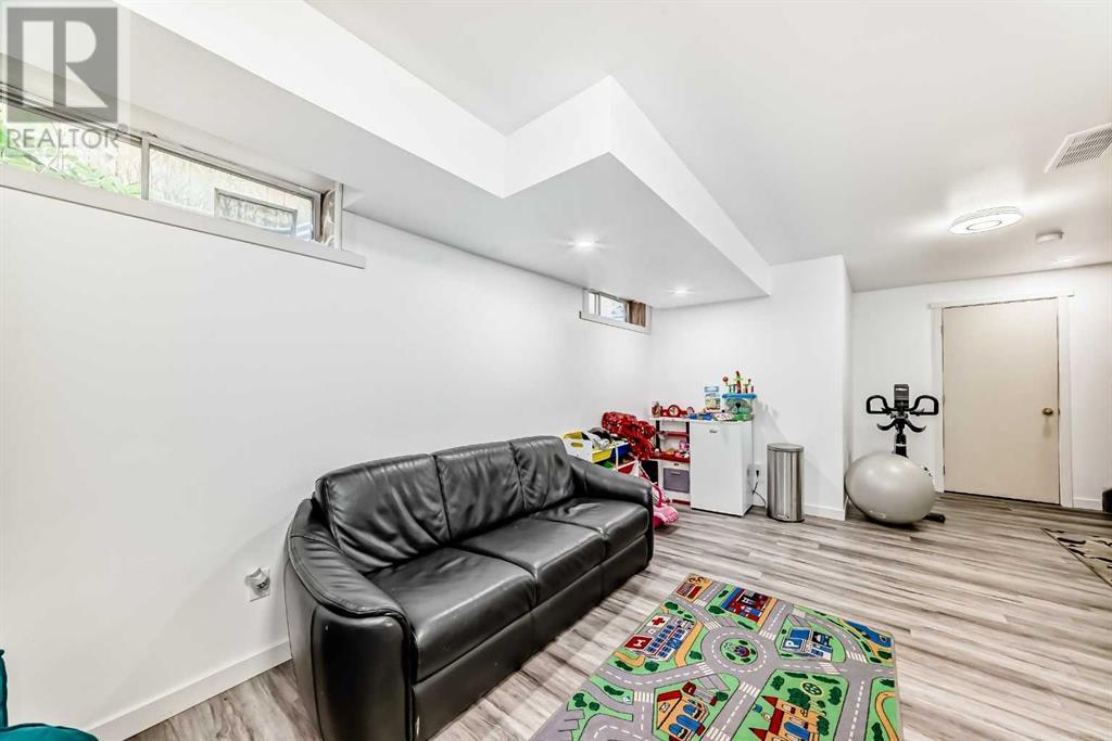 Single Family House for Sale in  Hidden Ranch Hill NW Hidden Valley Calgary 