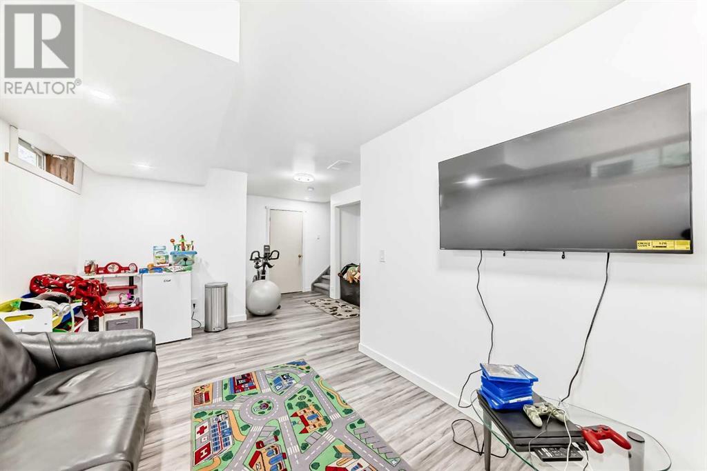 Single Family House for Sale in  Hidden Ranch Hill NW Hidden Valley Calgary 