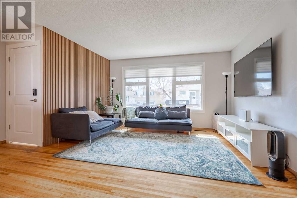 Single Family House Bi-level for Sale in  Addison Drive SE Acadia Calgary 