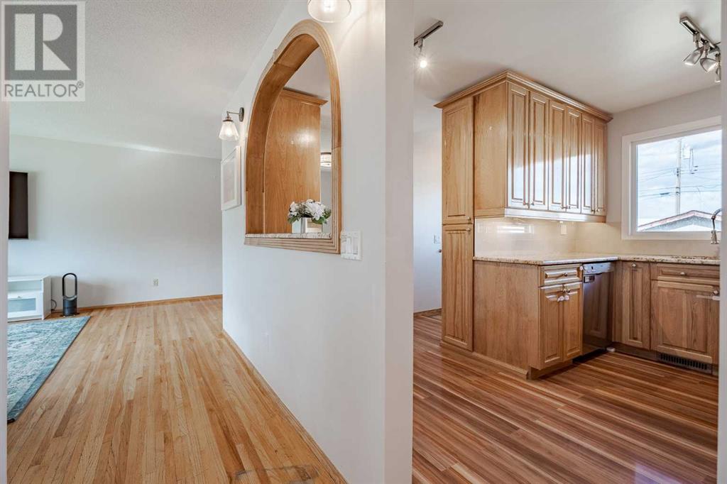 Single Family House Bi-level for Sale in  Addison Drive SE Acadia Calgary 