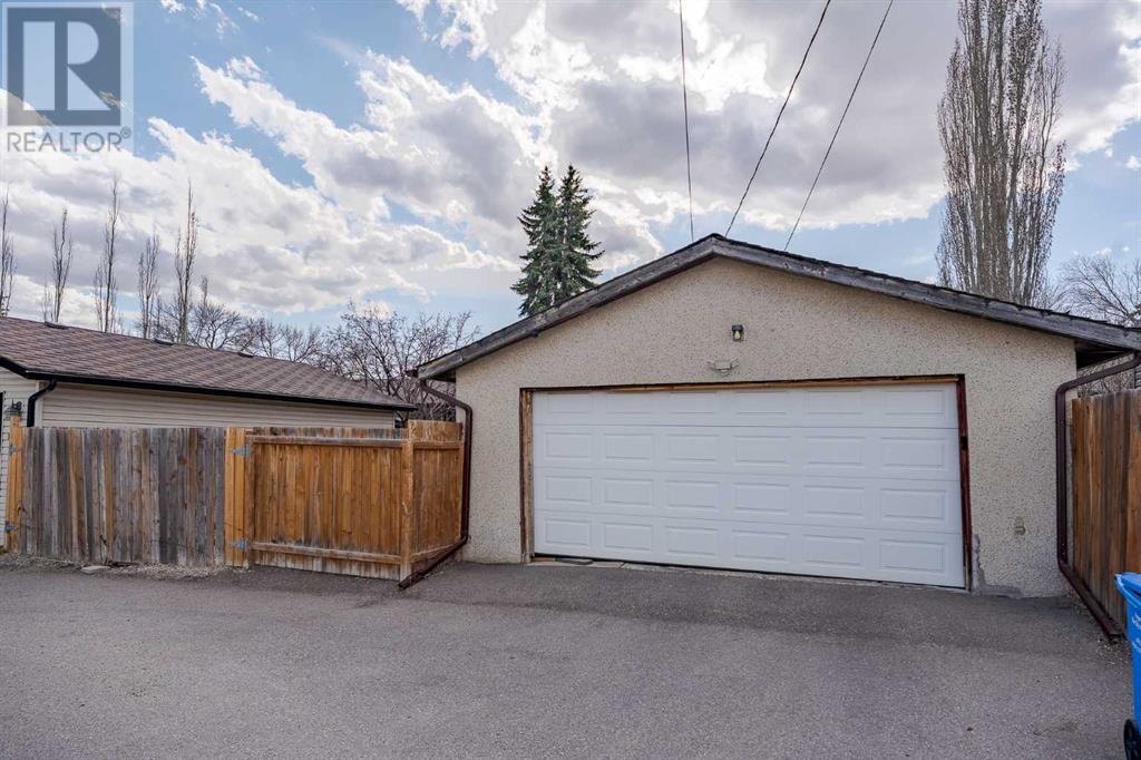 Single Family House Bi-level for Sale in  Addison Drive SE Acadia Calgary 