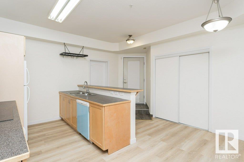 Photo 42 of 106 8619 111 St Nw, Edmonton AB