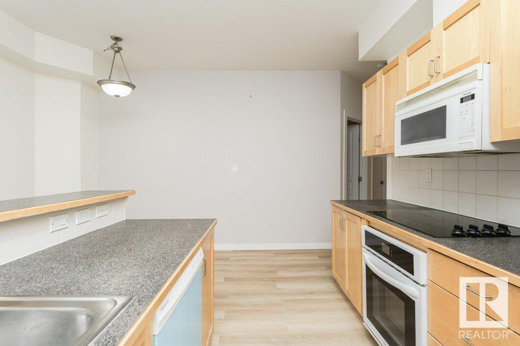 Photo 18 of 106 8619 111 St Nw, Edmonton AB