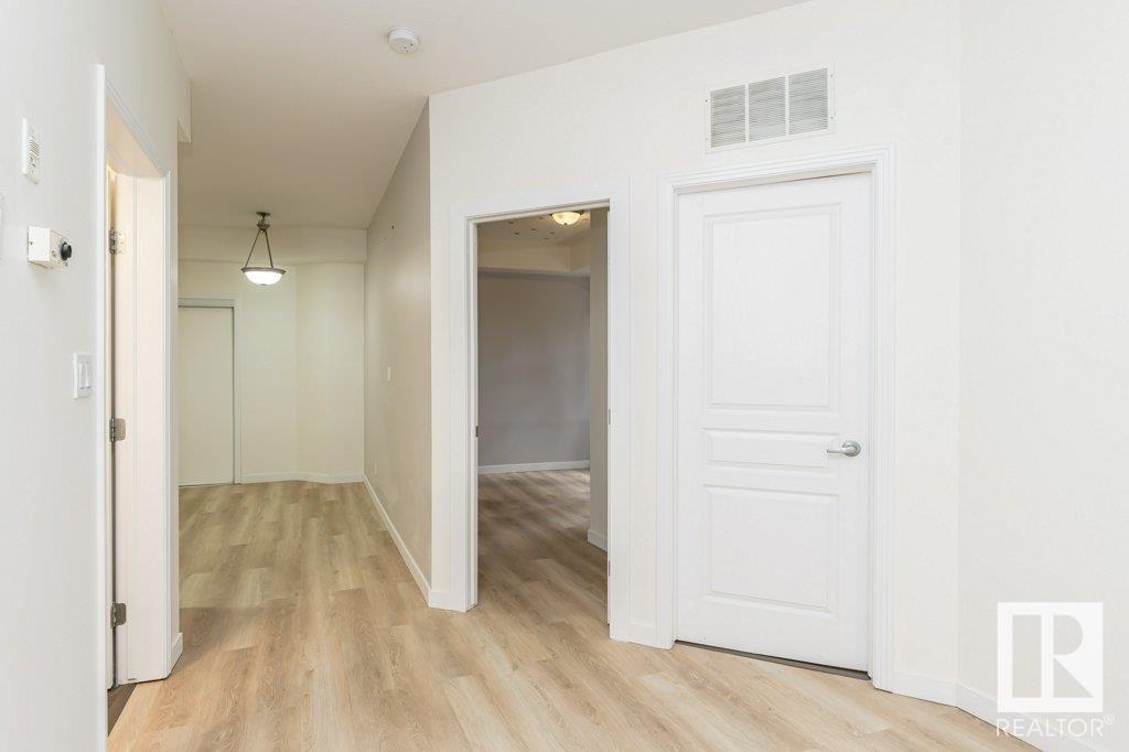 Photo 14 of 106 8619 111 St Nw, Edmonton AB