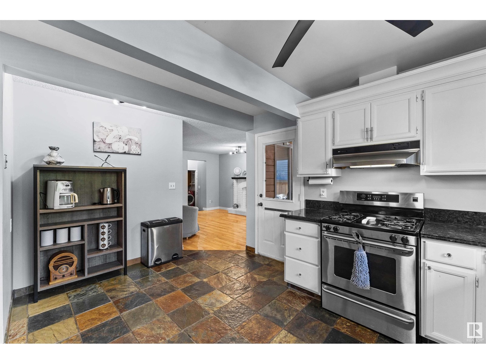 Photo 5 of 15616 80 St Nw, Edmonton AB