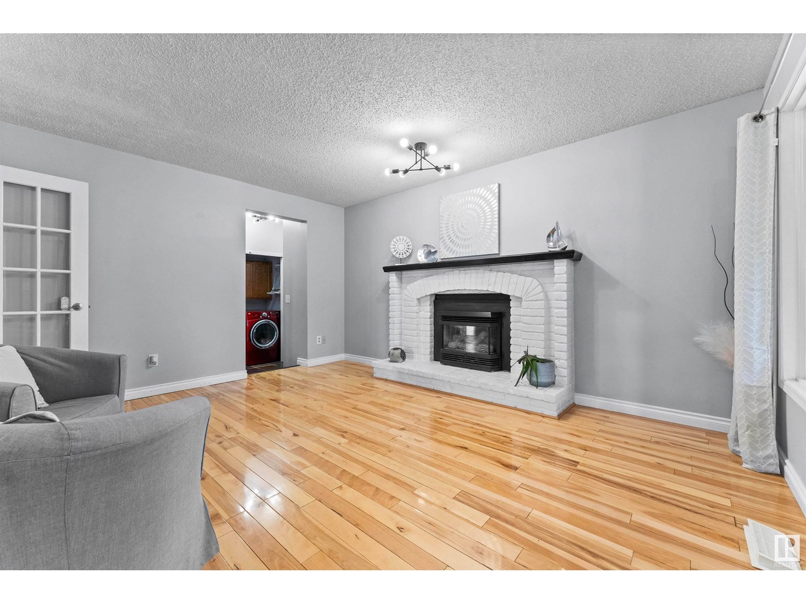 Photo 9 of 15616 80 St Nw, Edmonton AB