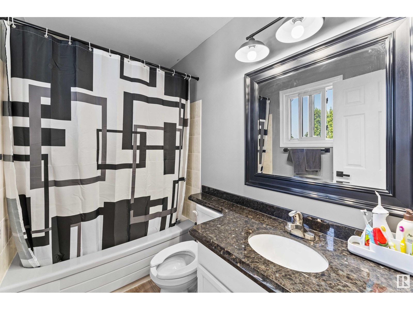 Photo 31 of 15616 80 St Nw, Edmonton AB