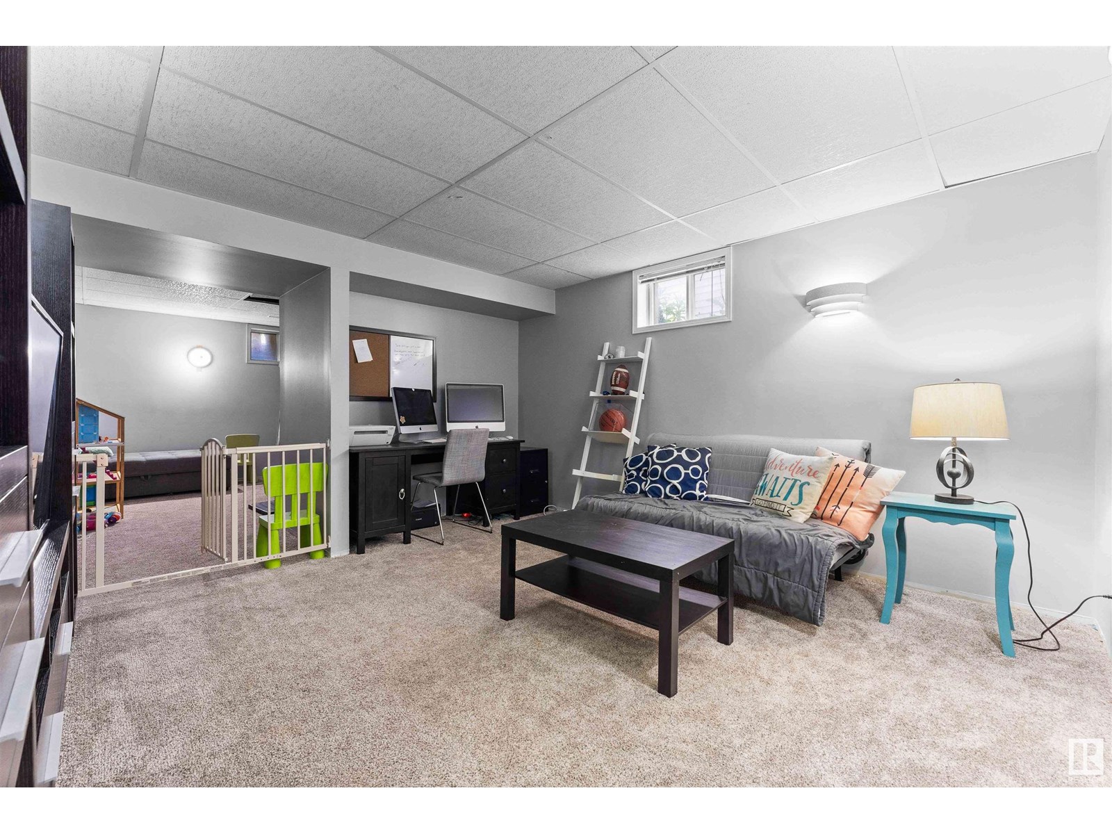 Photo 2 of 15616 80 St Nw, Edmonton AB