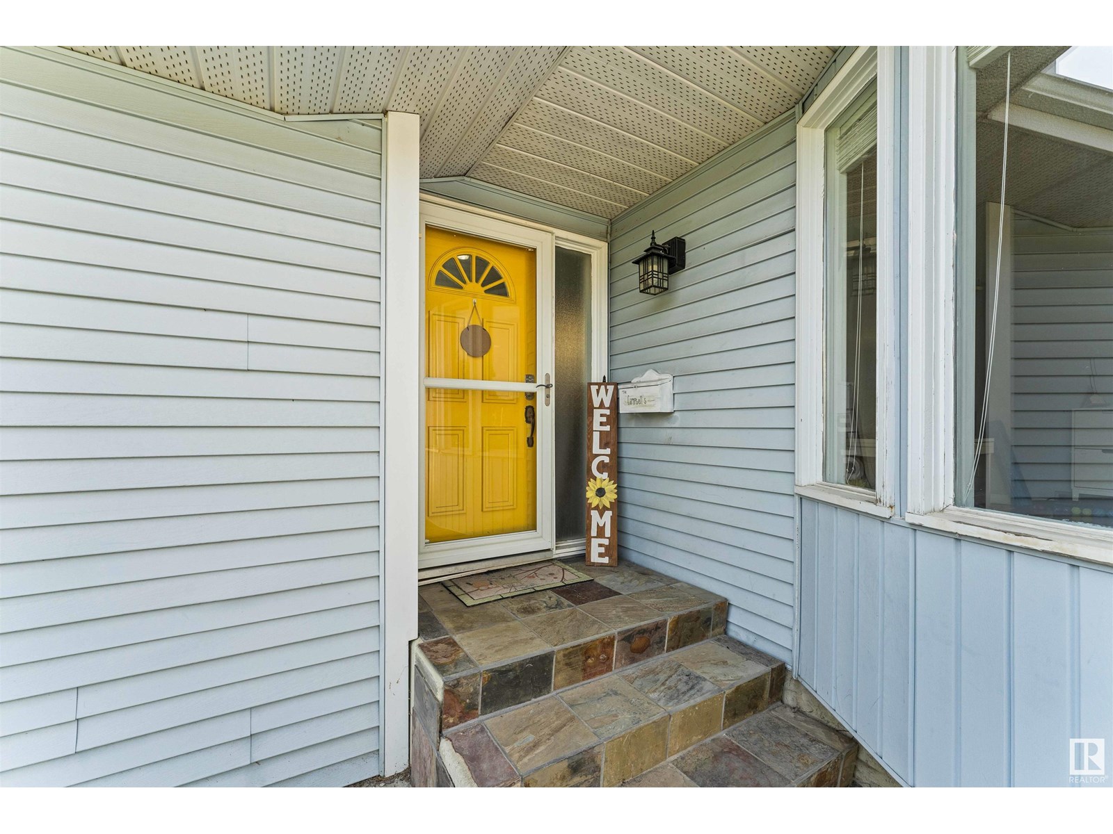 Photo 4 of 15616 80 St Nw, Edmonton AB