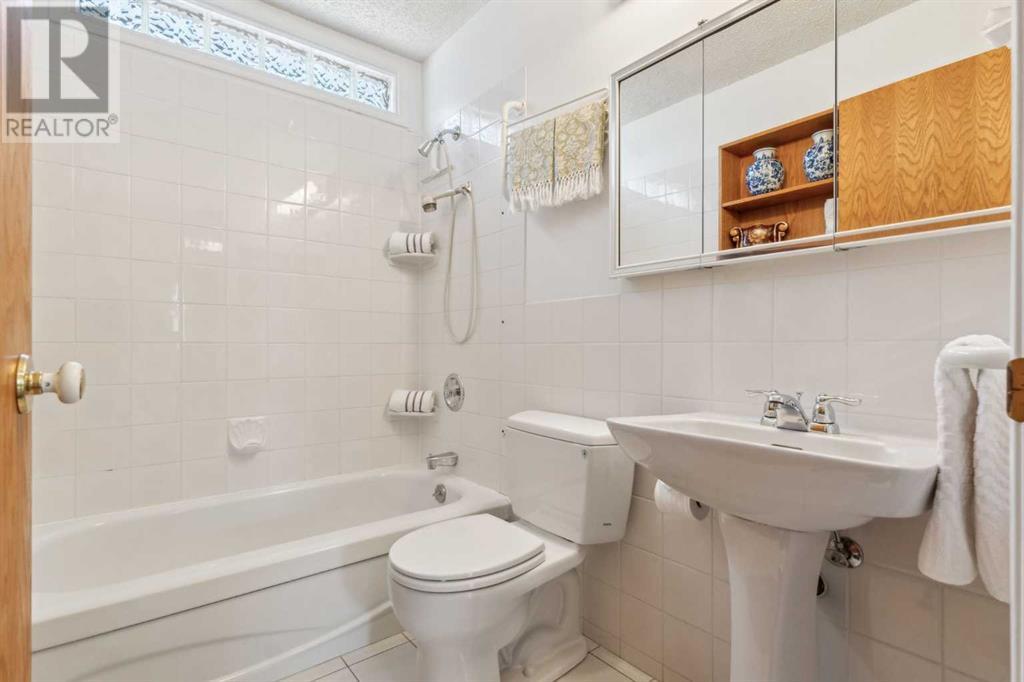 Single Family House Bungalow for Sale in  Bermuda Way NW Beddington Heights Calgary 