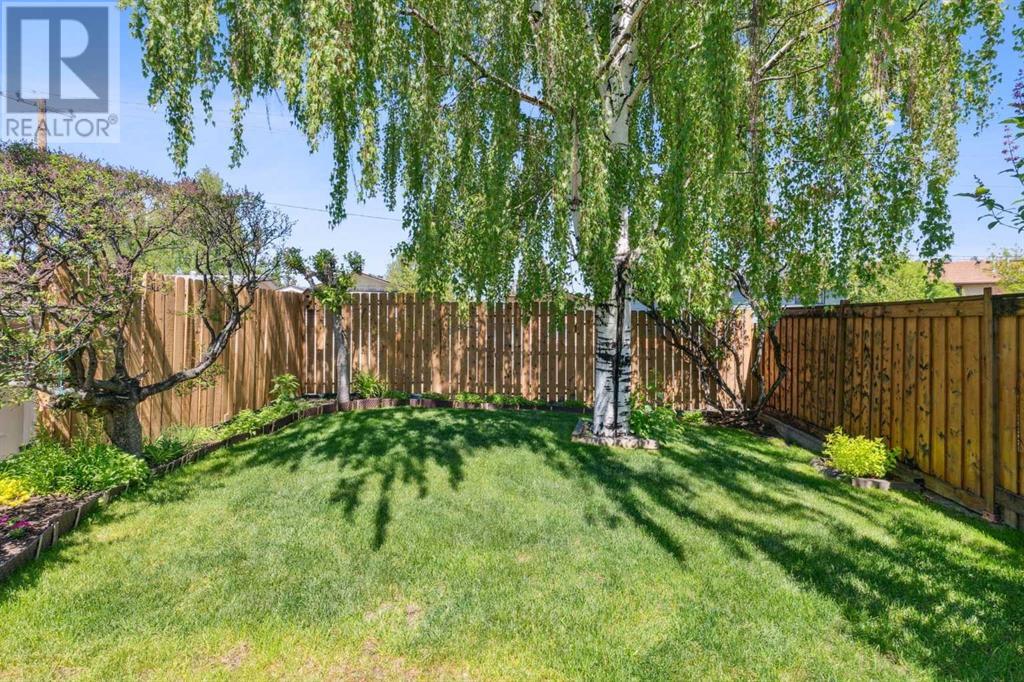 Single Family House Bungalow for Sale in  Bermuda Way NW Beddington Heights Calgary 