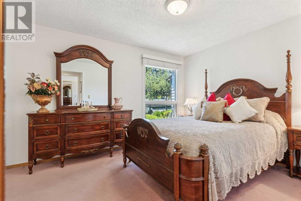Single Family House Bungalow for Sale in  Bermuda Way NW Beddington Heights Calgary 