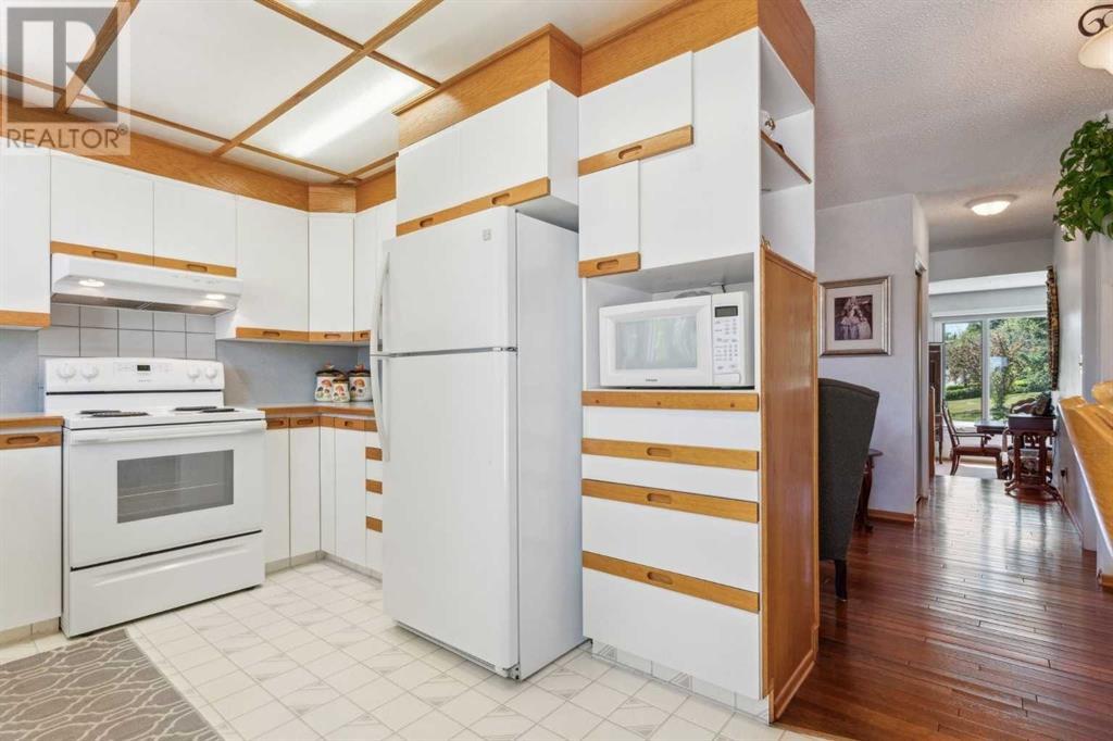 Single Family House Bungalow for Sale in  Bermuda Way NW Beddington Heights Calgary 
