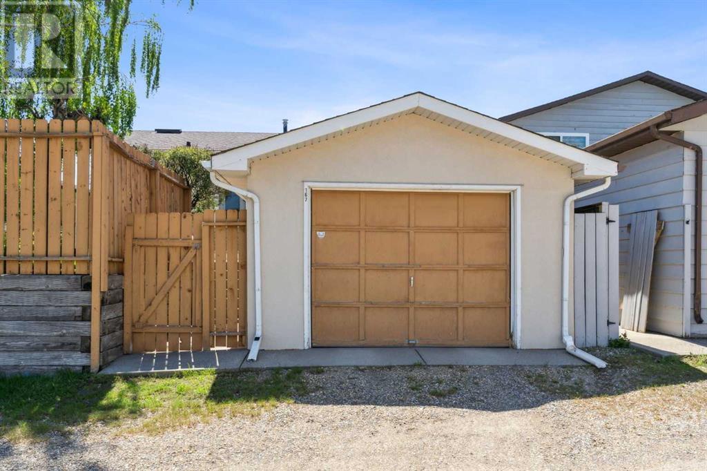 Single Family House Bungalow for Sale in  Bermuda Way NW Beddington Heights Calgary 