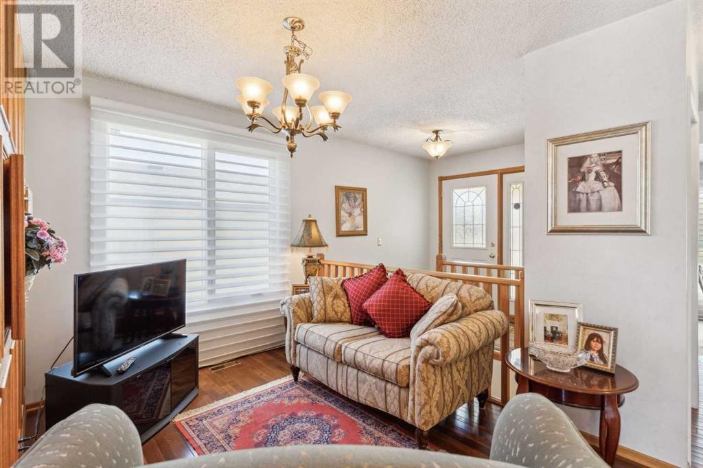 Single Family House Bungalow for Sale in  Bermuda Way NW Beddington Heights Calgary 