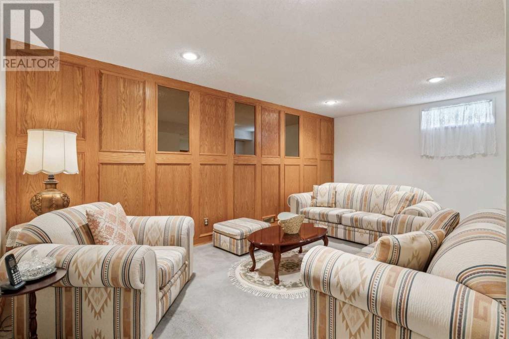 Single Family House Bungalow for Sale in  Bermuda Way NW Beddington Heights Calgary 