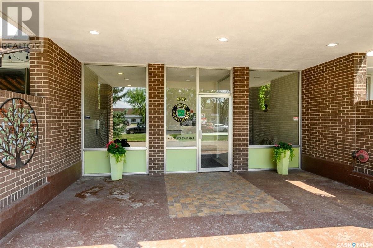 Single Family House High rise for Sale in   Rae STREET Regina 